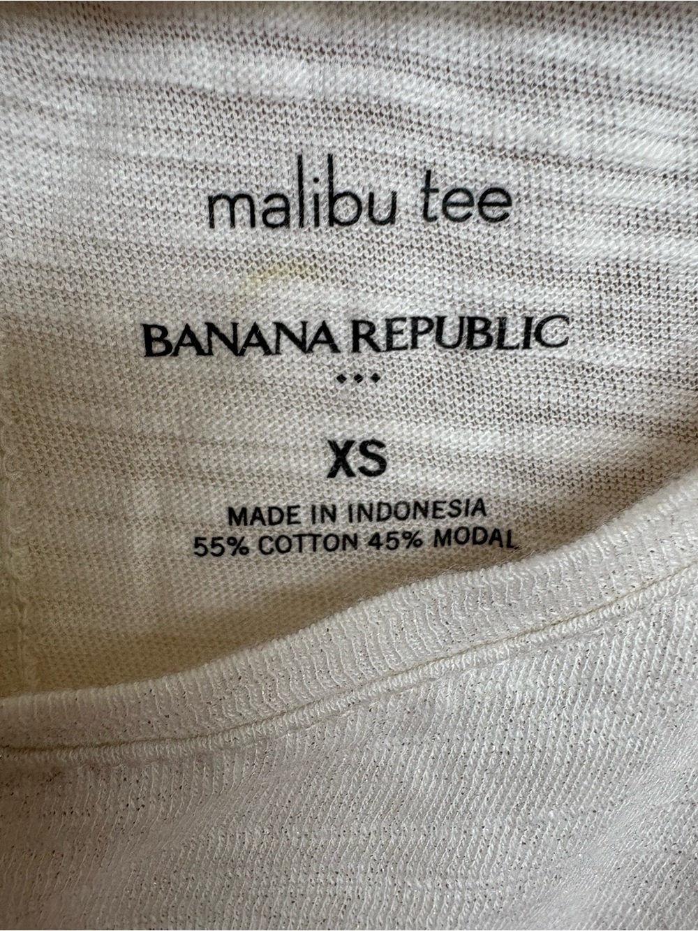 Two LIKE NEW Banana republic Malibu Tee Scoop Neck Tanks Navy White Gold - Picture 2 of 9